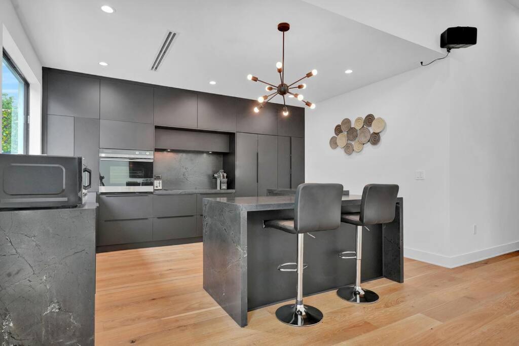 Design House -Heated Pool -Big Yard -Gated Parking Villa Miami Dış mekan fotoğraf