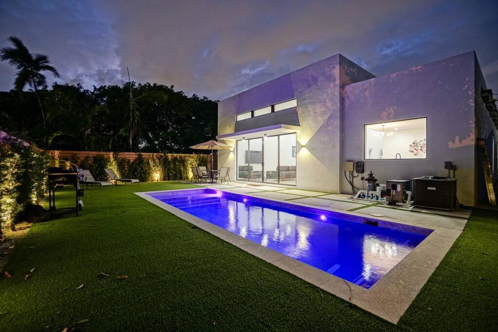 Design House -Heated Pool -Big Yard -Gated Parking Villa Miami Dış mekan fotoğraf