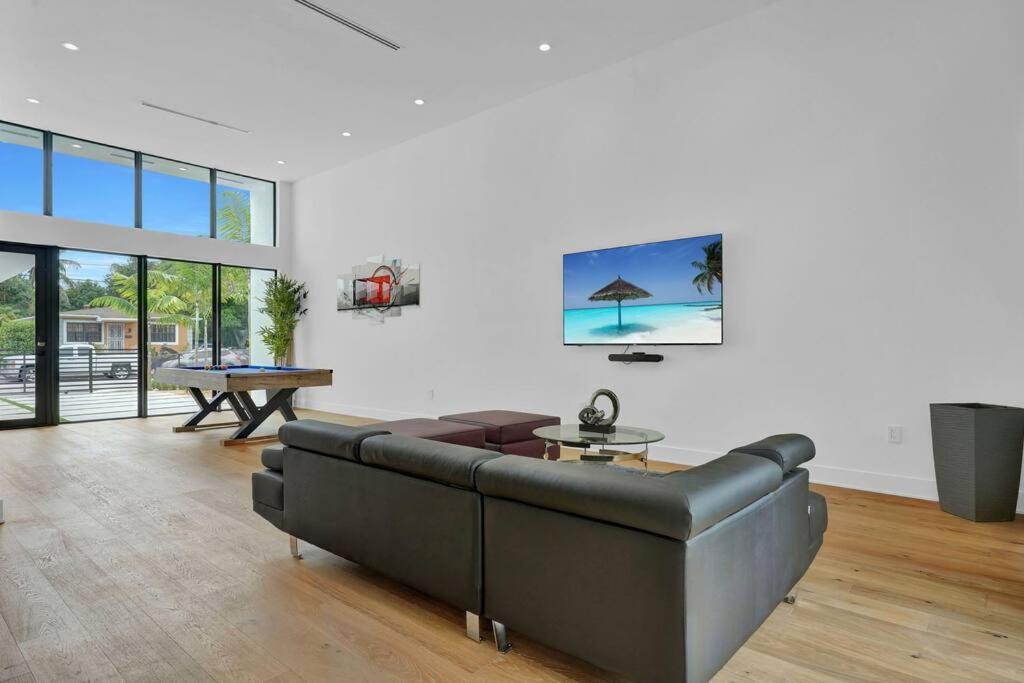 Design House -Heated Pool -Big Yard -Gated Parking Villa Miami Dış mekan fotoğraf