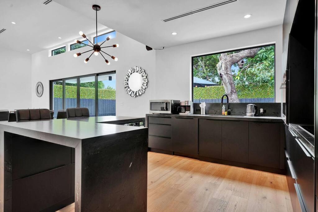 Design House -Heated Pool -Big Yard -Gated Parking Villa Miami Dış mekan fotoğraf